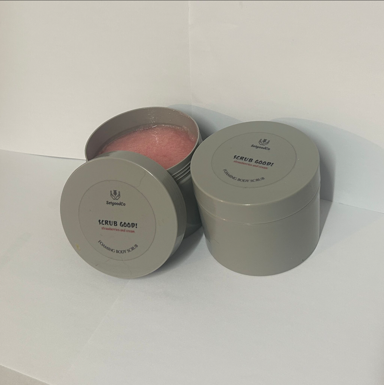 Strawberries & Cream Foaming Sugar Body Scrub